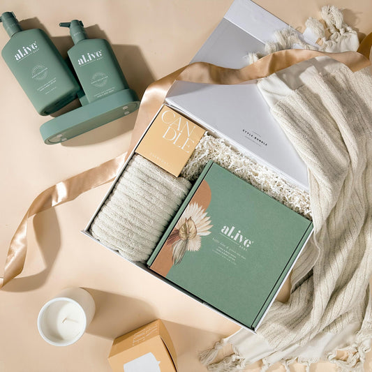 style-bundle-the-bathroom-style-with-alive-body-duo-and-soy-candle