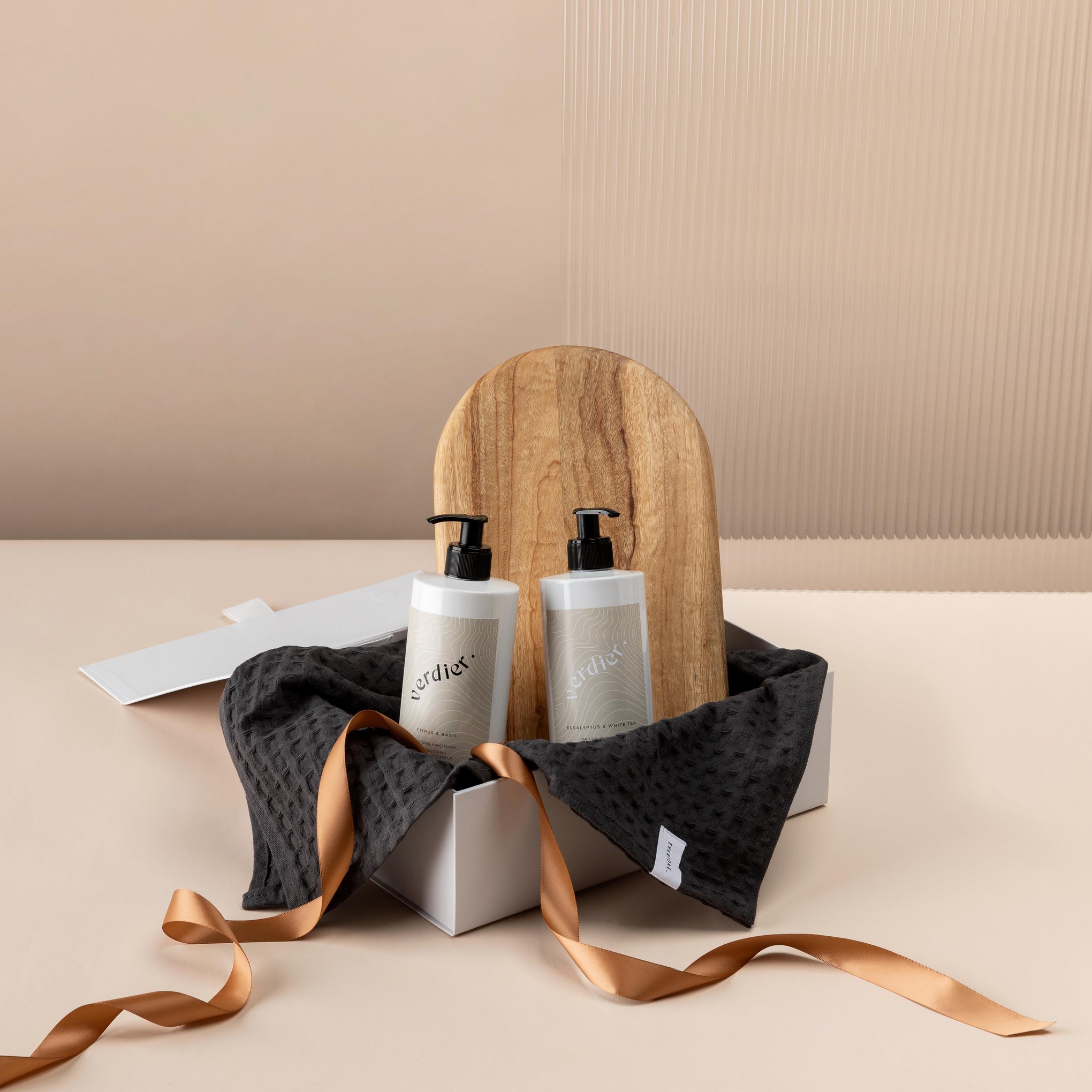 the-kitchen-starter-settlement-hamper-with-arched-board-and-tea-towel