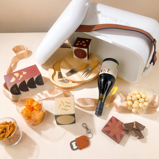 esky-hamper-for-employees-add-your-brand-to-the-merch