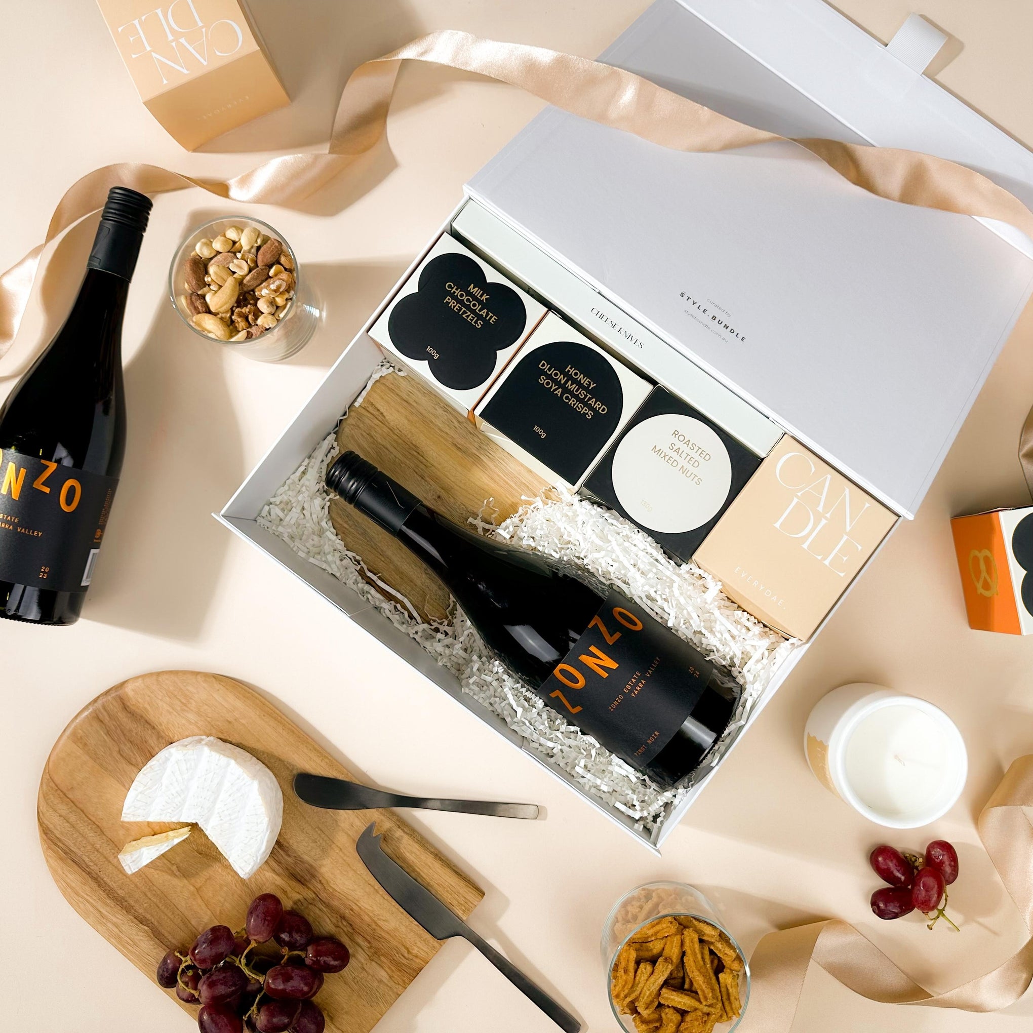 style-bundle-the-luxe-wine-and-welcome-with-zonzo-and-arched-board-and-cheese-knives