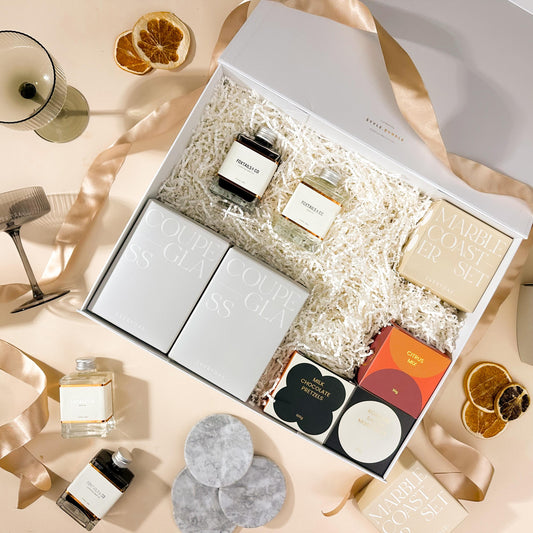 style-bundle-corporate-custom-gift-box-with-coupe-glasses-and-mini-cocktails-with-snacks