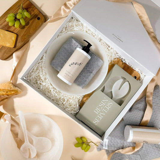 style-bundle-the-modern-home-gift-hamper-with-wooden-board-and-resin-salad-bowl-and-servers
