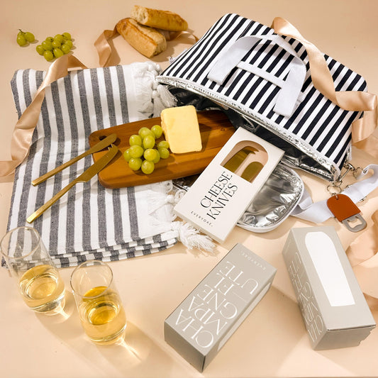 corporate-gifting-for-clients-with-striped-insulated-cooler-bag-and-turkish-towel-with-champagne-flutes