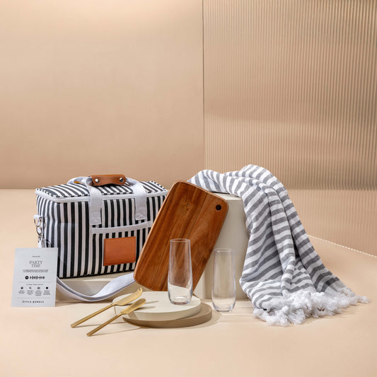 style-bundle-corporate-gifting-for-clients-with-cooler-bag-and-chopping-board-branded