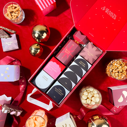 corporate-xmas-hampers-with-food-and-treats