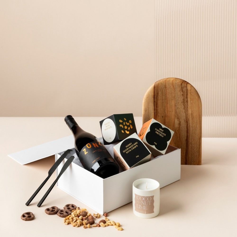 style-bundle-corporate-gifts-for-customers-with-zonzo-wine-and-candle-and-food