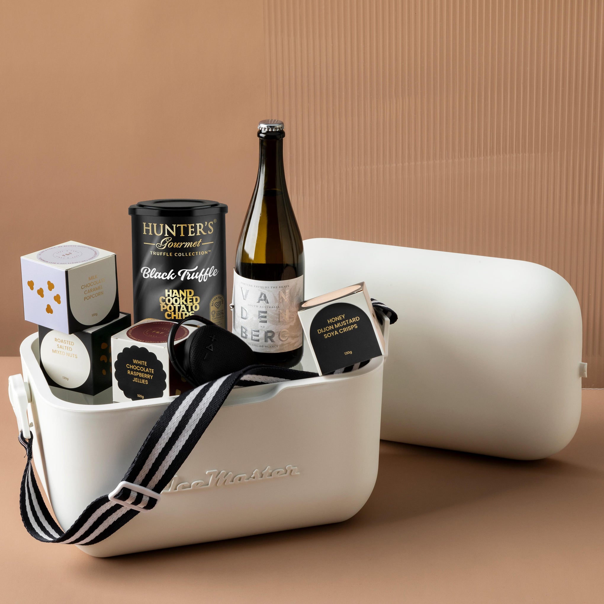 style-bundle-christmas-hamper-with-gourmet-chips-and-nibbles