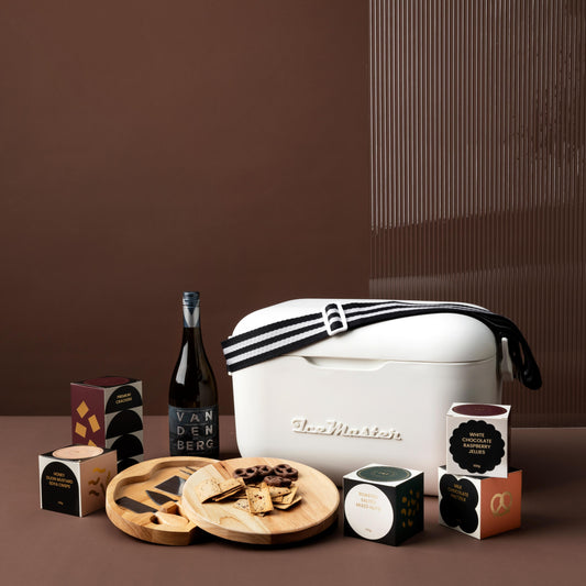 style-bundle-the-loaded-esky-hamper-with-round-cheese-board-esky-and-crackers