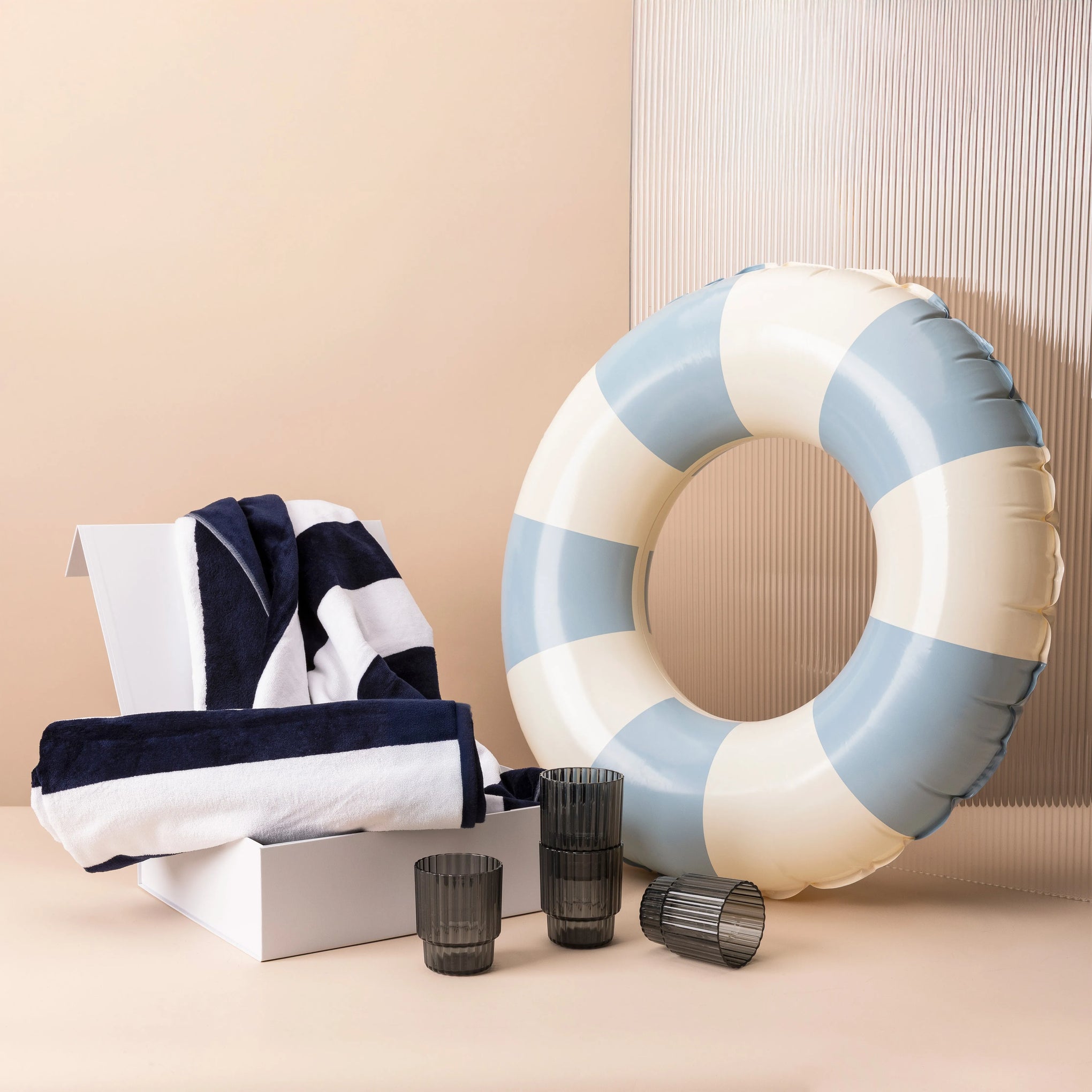 style-bundle-outdoor-pool-hamper-the-poolside-gift-set-with-float-ring-and-velour-towels