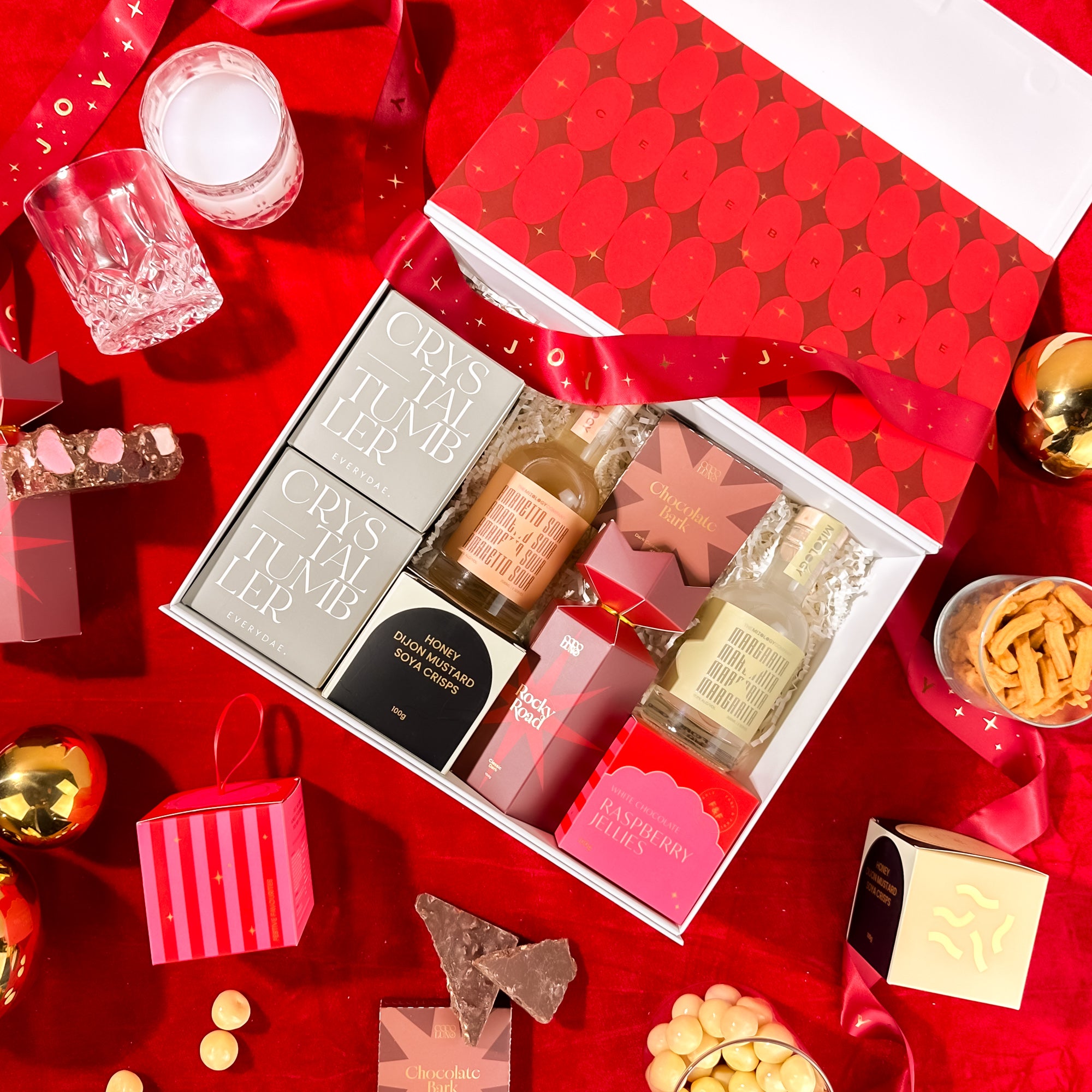 luxury-christmas-hampers-with-festive-snacks-and-mixology-cocktails