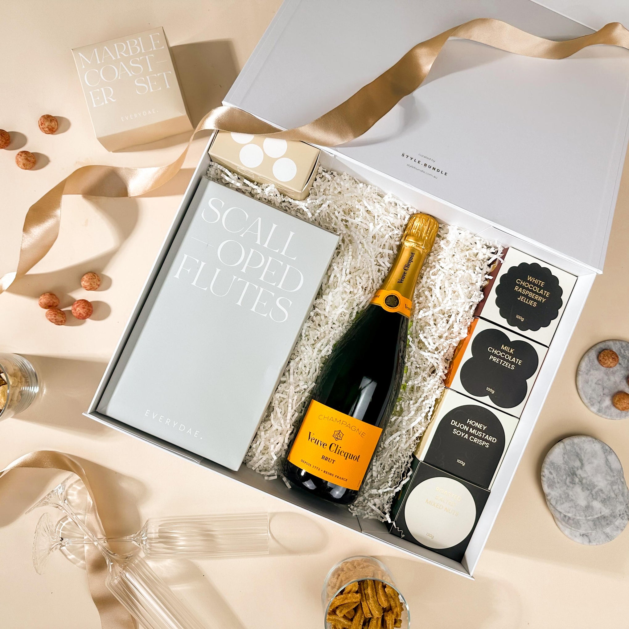style-bundle-festive-french-with-veuve-clicquot-and-ribbed-champagne-flutes