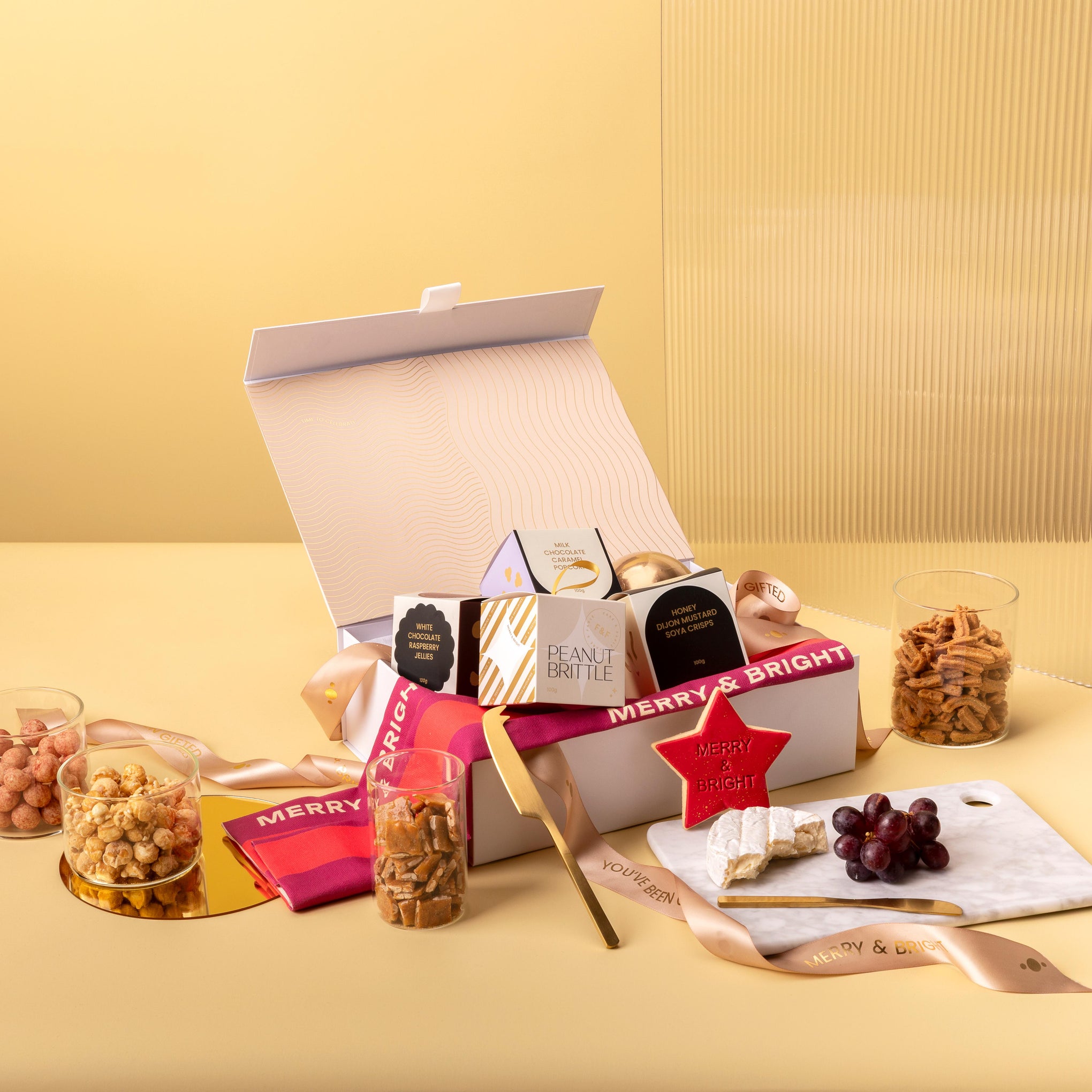 style-bundle-client-christmas-gift-ideas-merry-marble-and-treats-with-marble-serving-board-and-snacks