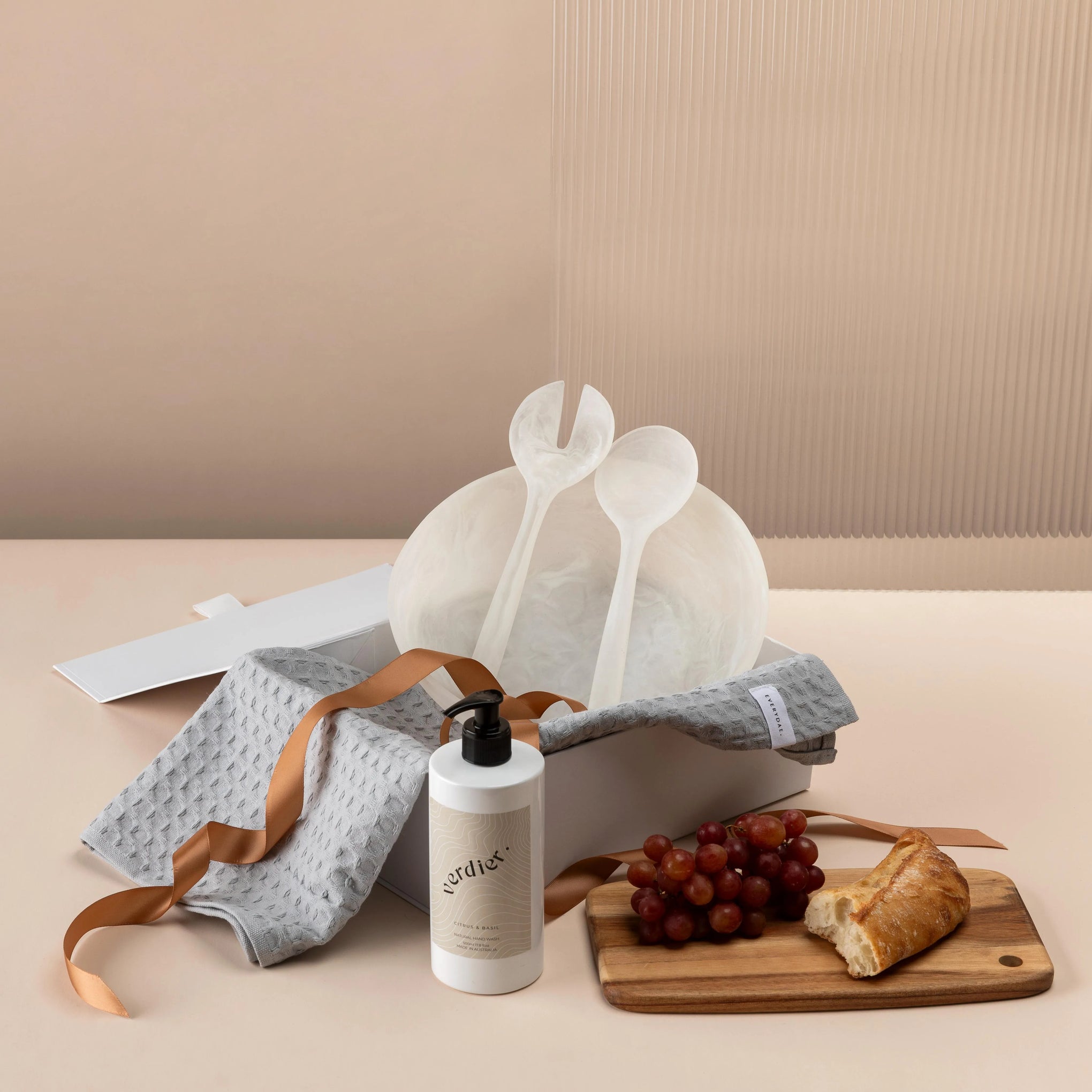 the-modern-home-settlement-gift-with-resin-salad-bowl-and-servers-and-homewares