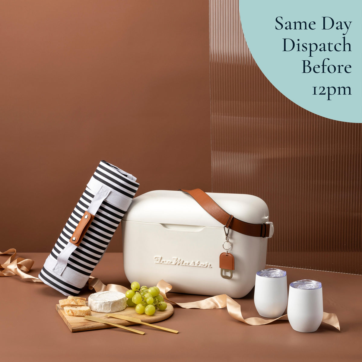 style-bundle-esky-hamper-with-picnic-rug-and-insulated-wine-tumblers-with-arched-board-same-day-gifting