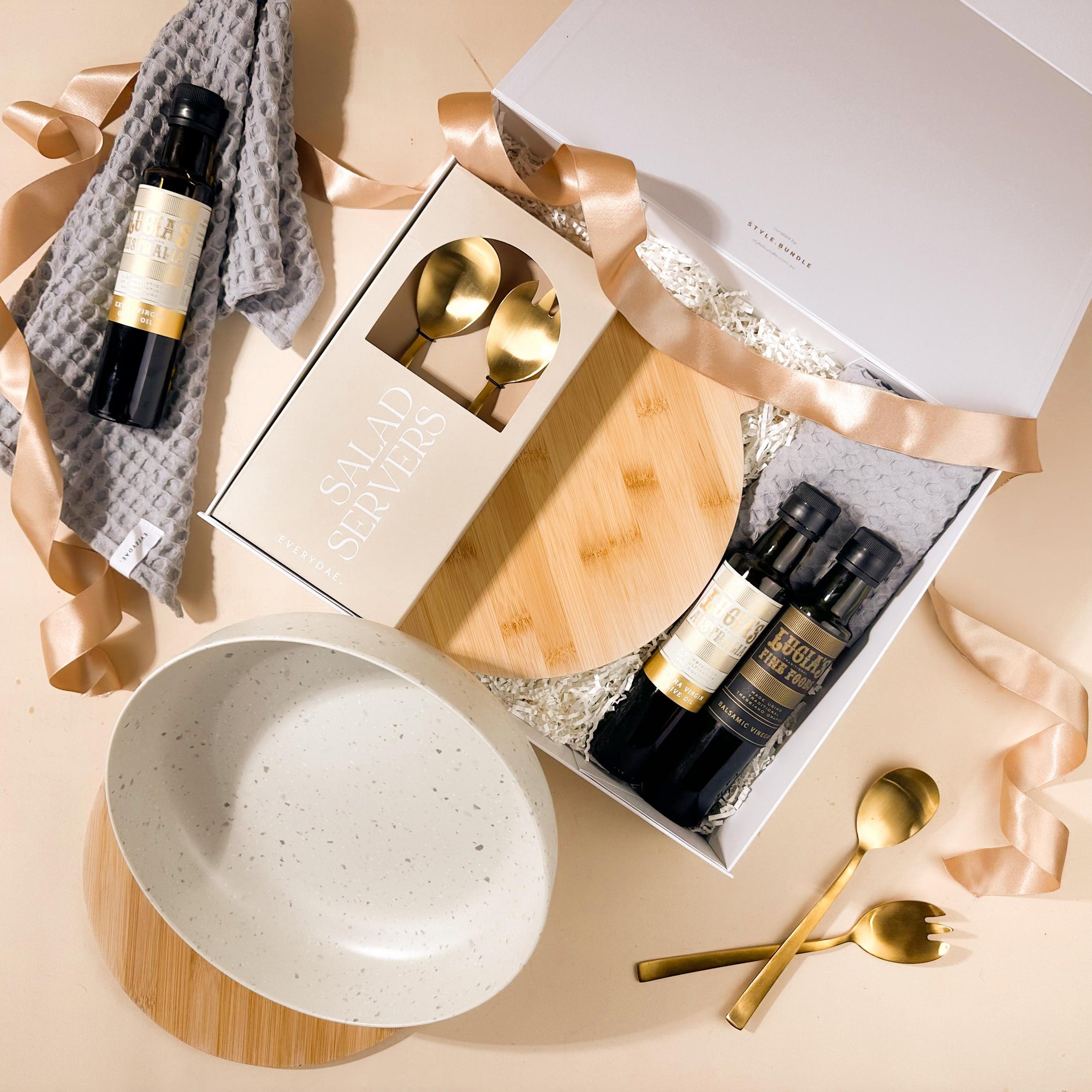 homeowners-gift-ideas-in-gift-box-with-salad-servingware-and-add-your-brand-logo-to-the-bowl-lid