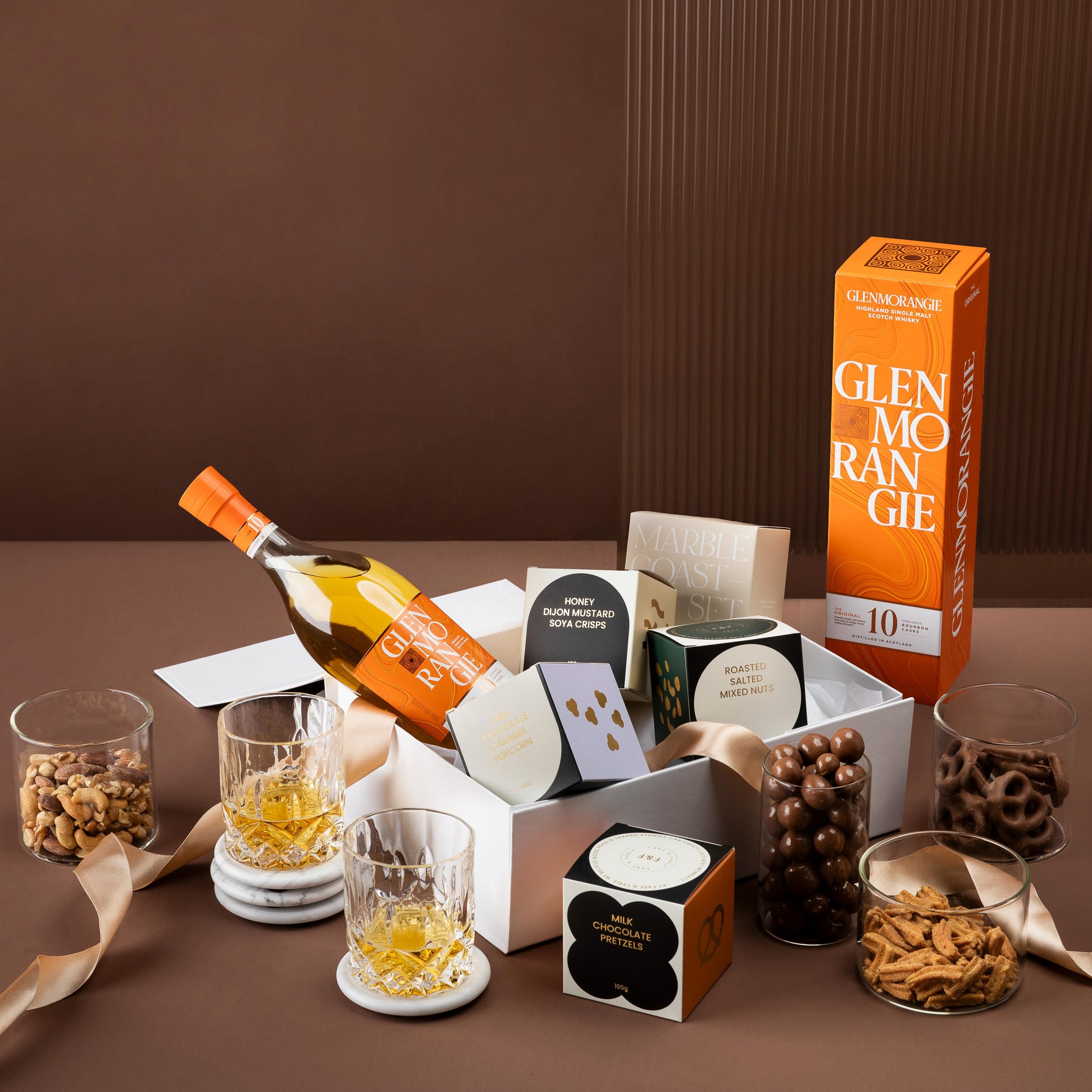 style-bundle-the-scotchy-scotch-corporate-hampers-with-glenmorangie-scotch-and-snacks