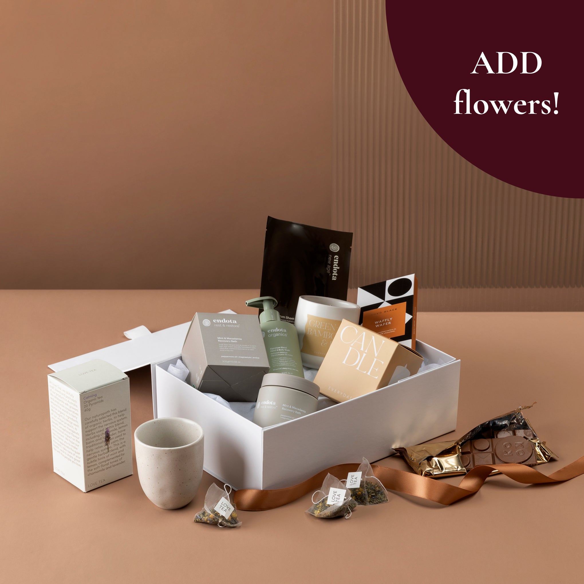 style-bundle-unique-corporate-gift-for-wellbeing-with-candle-and-self-care-products