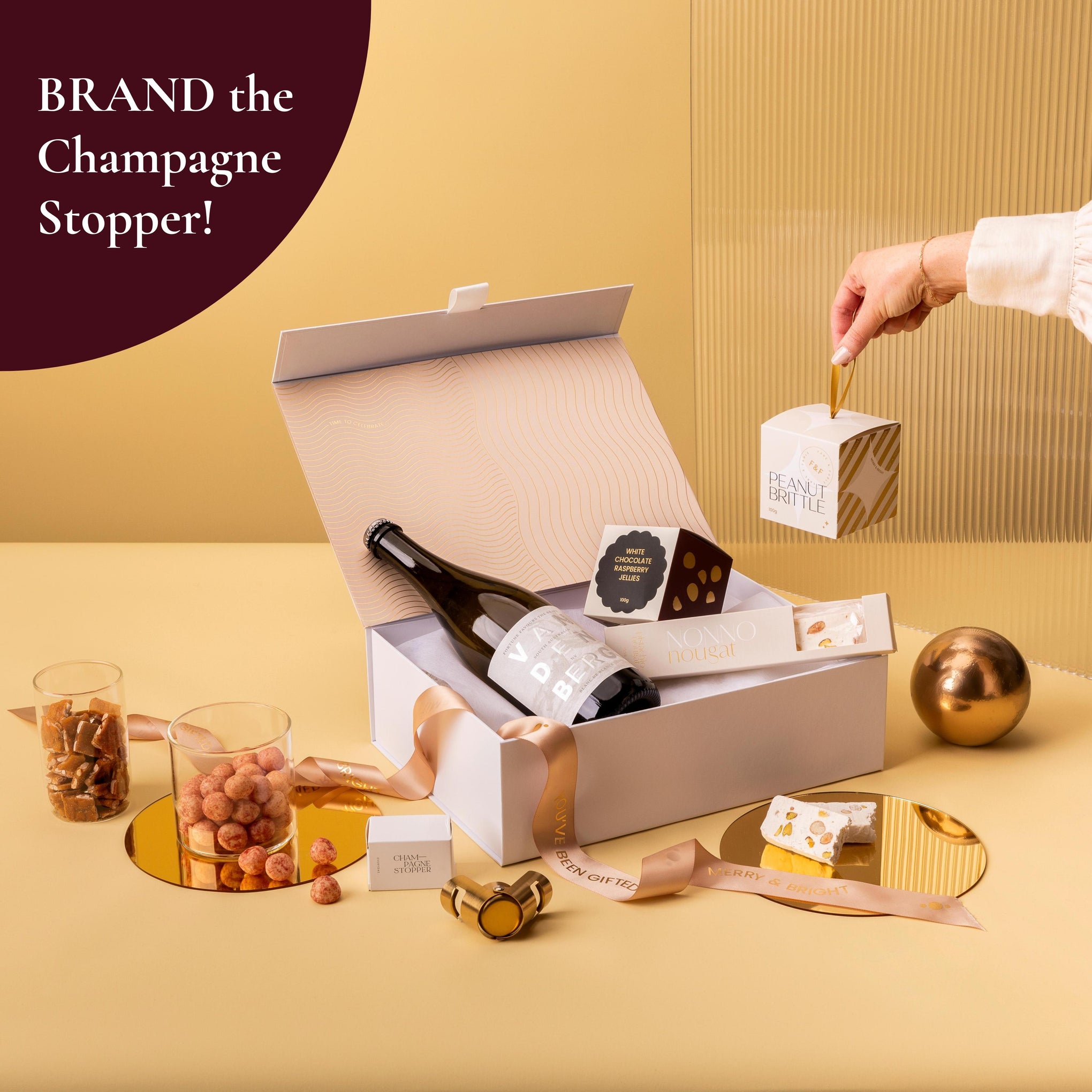 style-bundle-employee-christmas-gifts-the-sparkling-christmas-with-champagne-and-sweet-treats