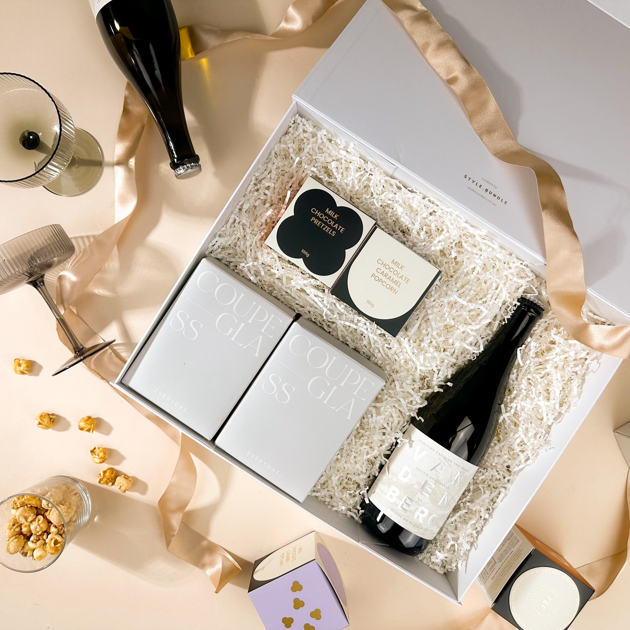 style-bundle-corporate-gift-box-sparkling-coupe-with-vandenberg-sparkling-and-coupe-glasses