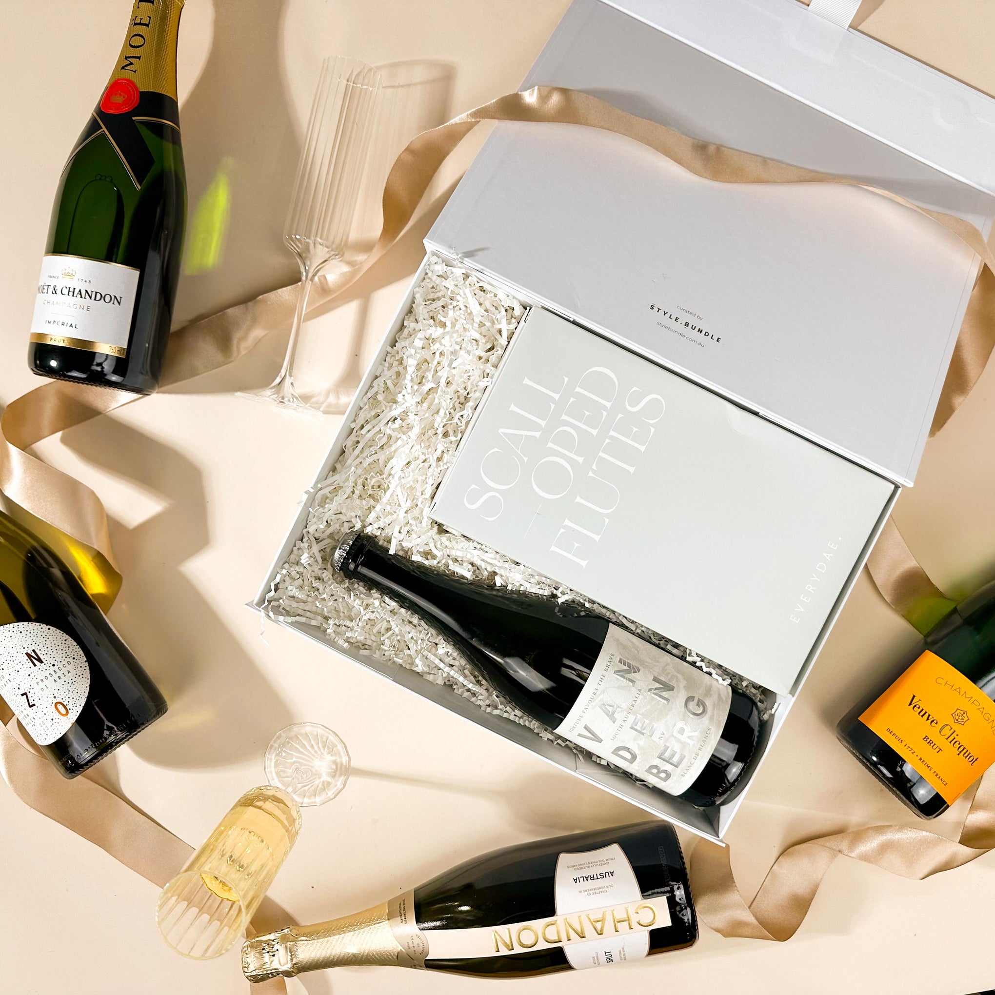 style-bundle-sparkling-toast-champagne-gift-hamper-with-your-choice-of-champagne