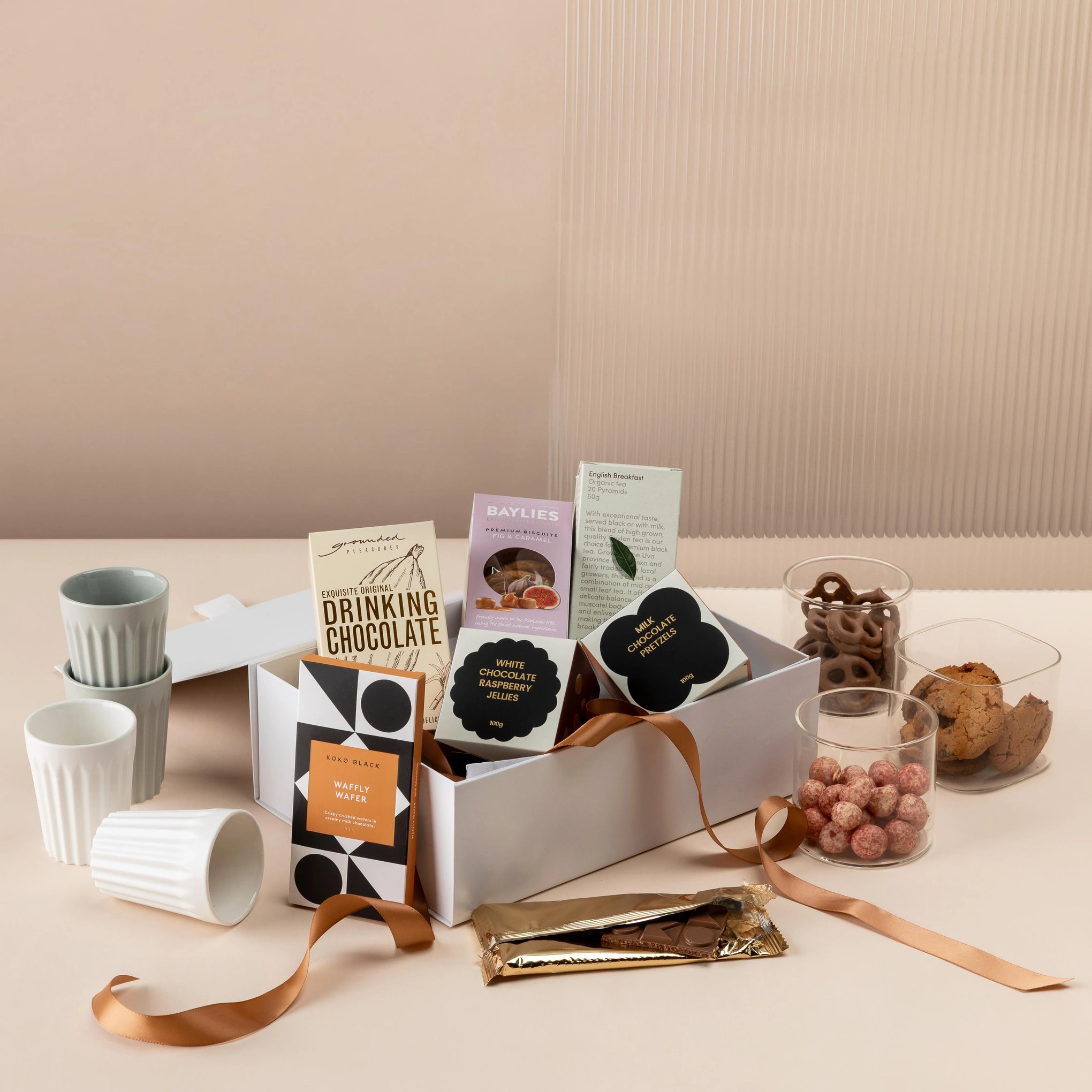 style-bundle-the-team-meeting-treats-corporate-office-gift-basket-with-koko-black-chocolate-and-snacks