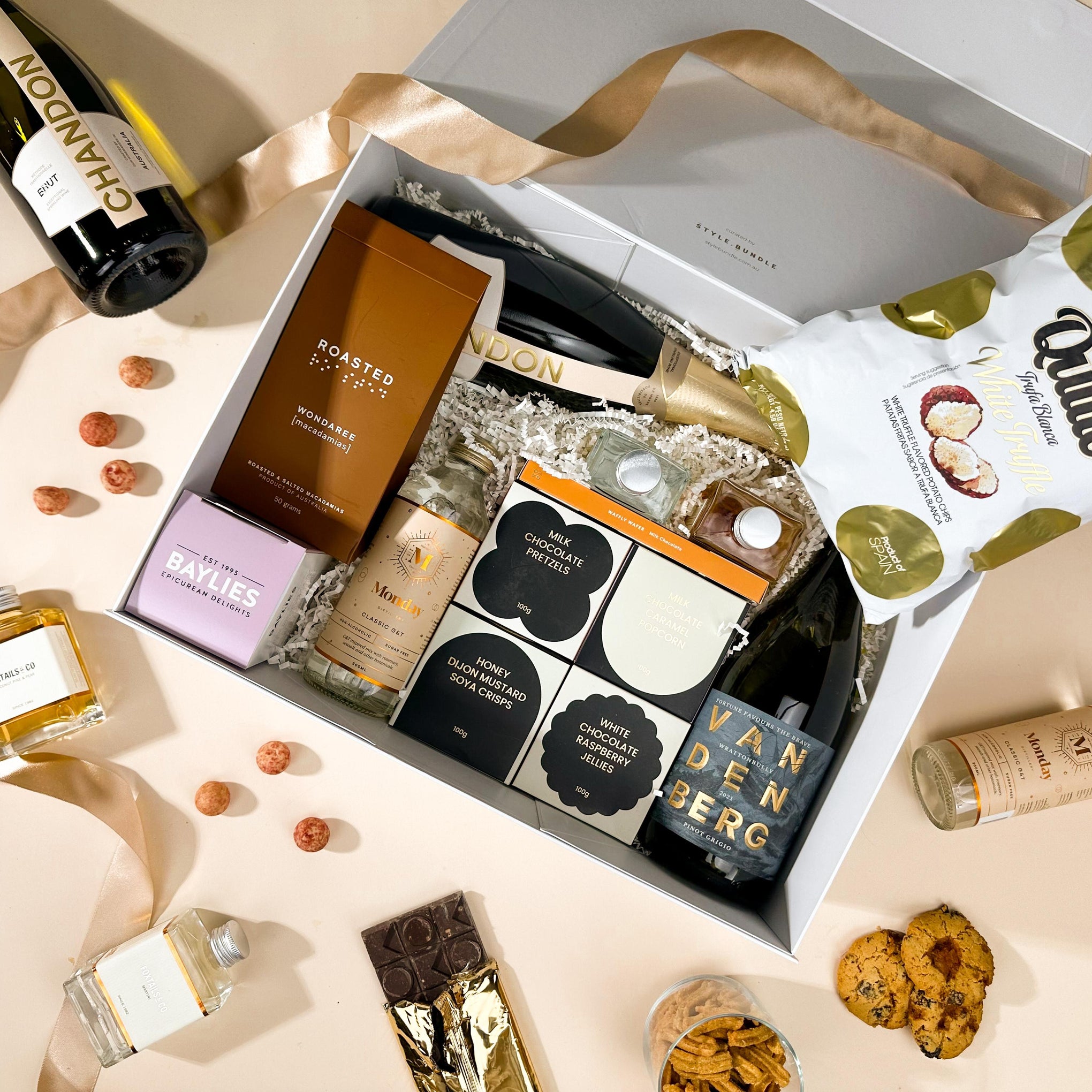 style-bundle-team-party-gift-hamper-for-work-teams-with-wine-and-champagne-and-team-snacks