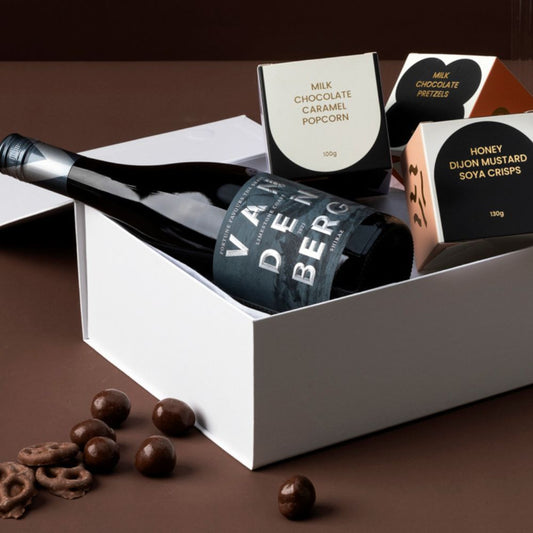 style-bundle-branded-gift-box-with-wine-and-treats