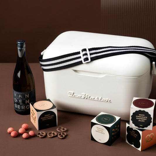 style-bundle-gifts-for-clients-and-staff-with-chocolate-pretzels-and-soy-crisps.