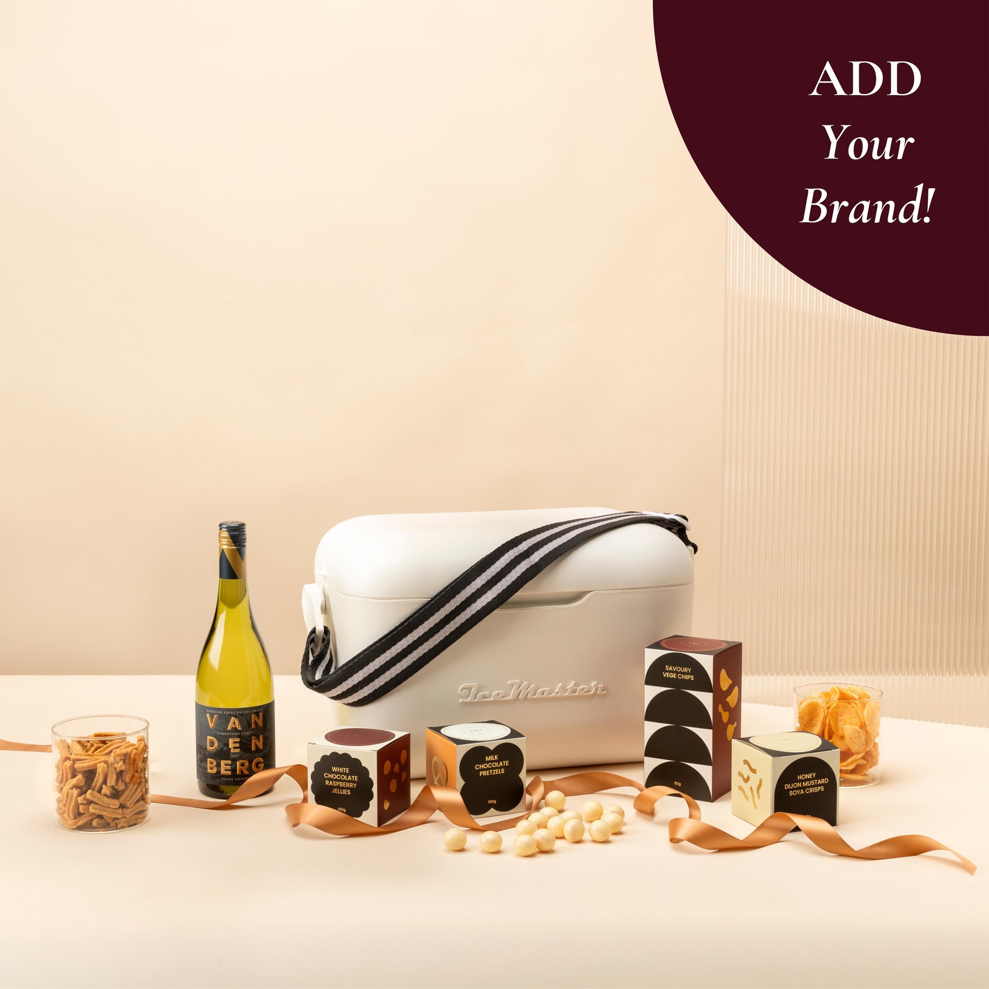 style-bundle-corporate-esky-hamper-with-vandenberg-wine-and-snacks