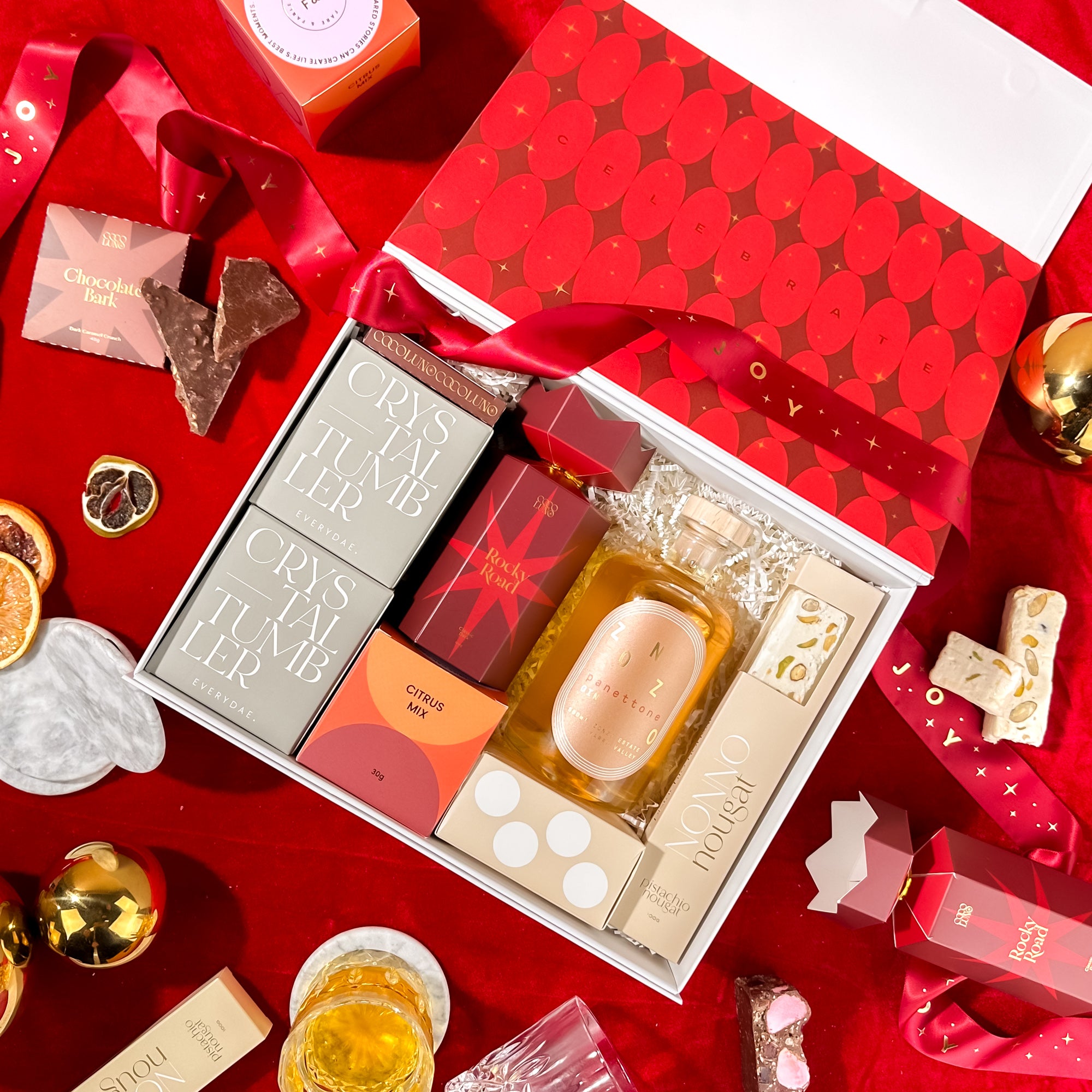 staff-christmas-gift-ideas-hamper-with-zonzo-gin-and-add-your-brand-to-the-marble-coasters