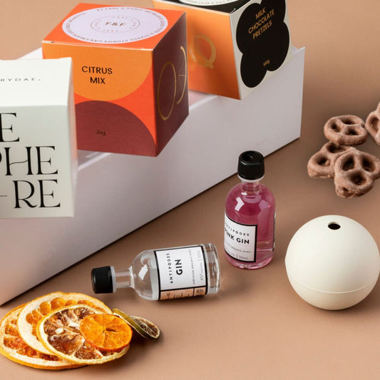 style-bundle-corporate-gift-hamper-gin-and-citrus-with-sweet=snacks