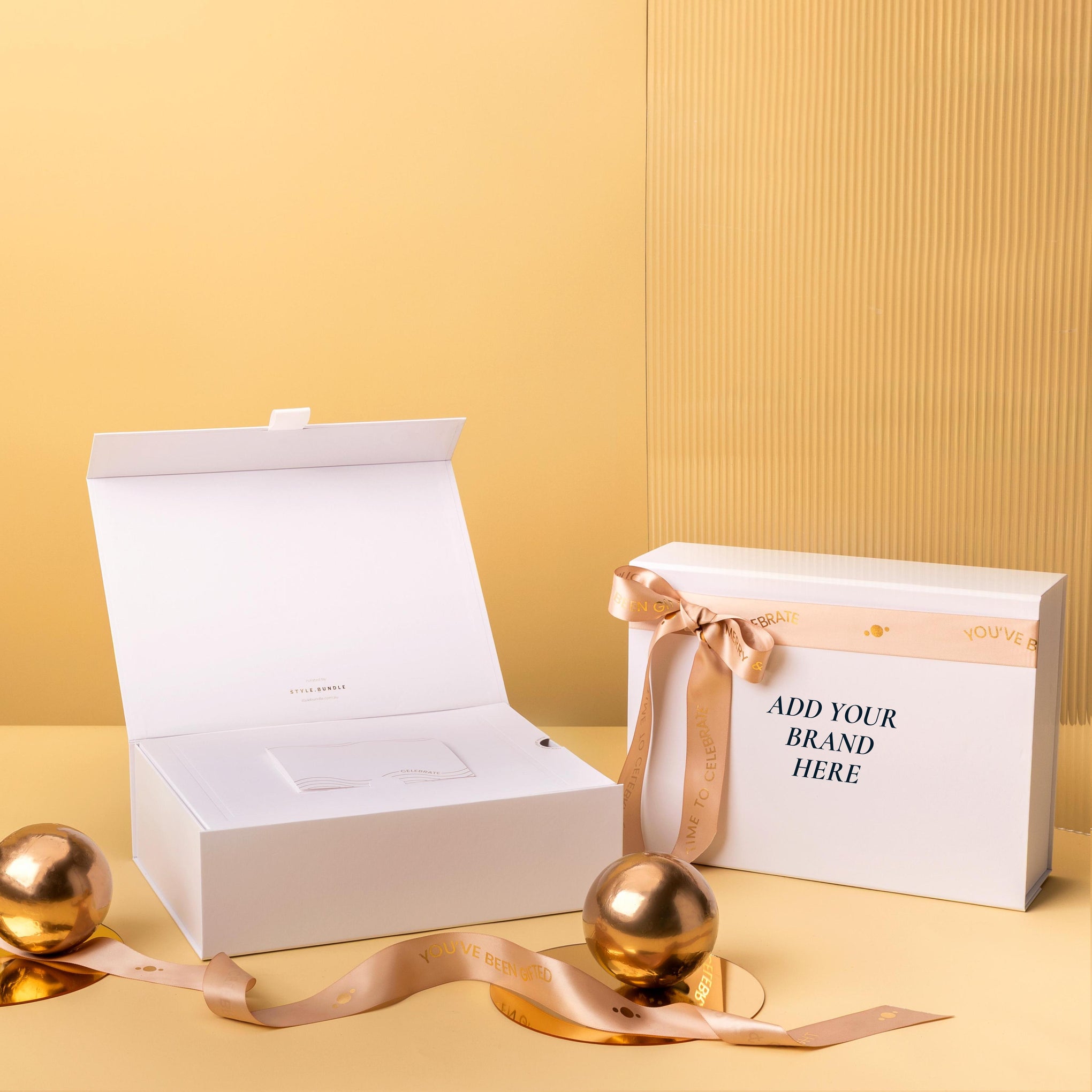 style-bundle-custom-christmas-gift-hampers-with-your-logo-on-the-box